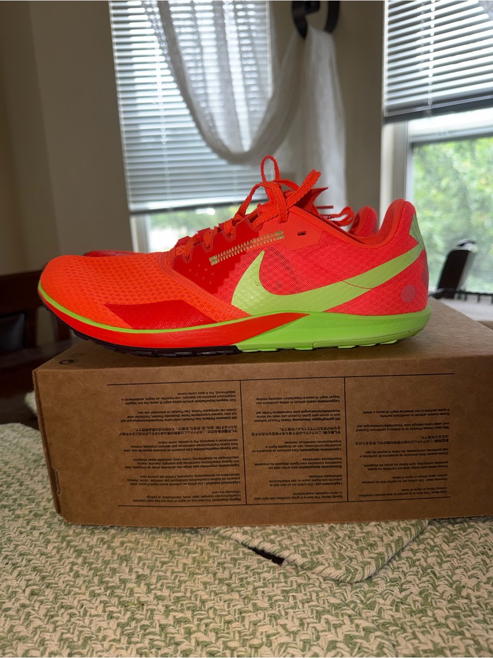 Nike Mens Zoom Rival Waffle 6  Athletic Sneakers size 11 pre-owned/no box !!